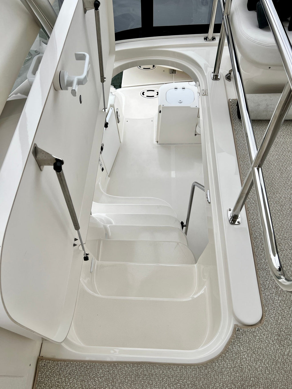 Sea Ray 58 Sedan Bridge