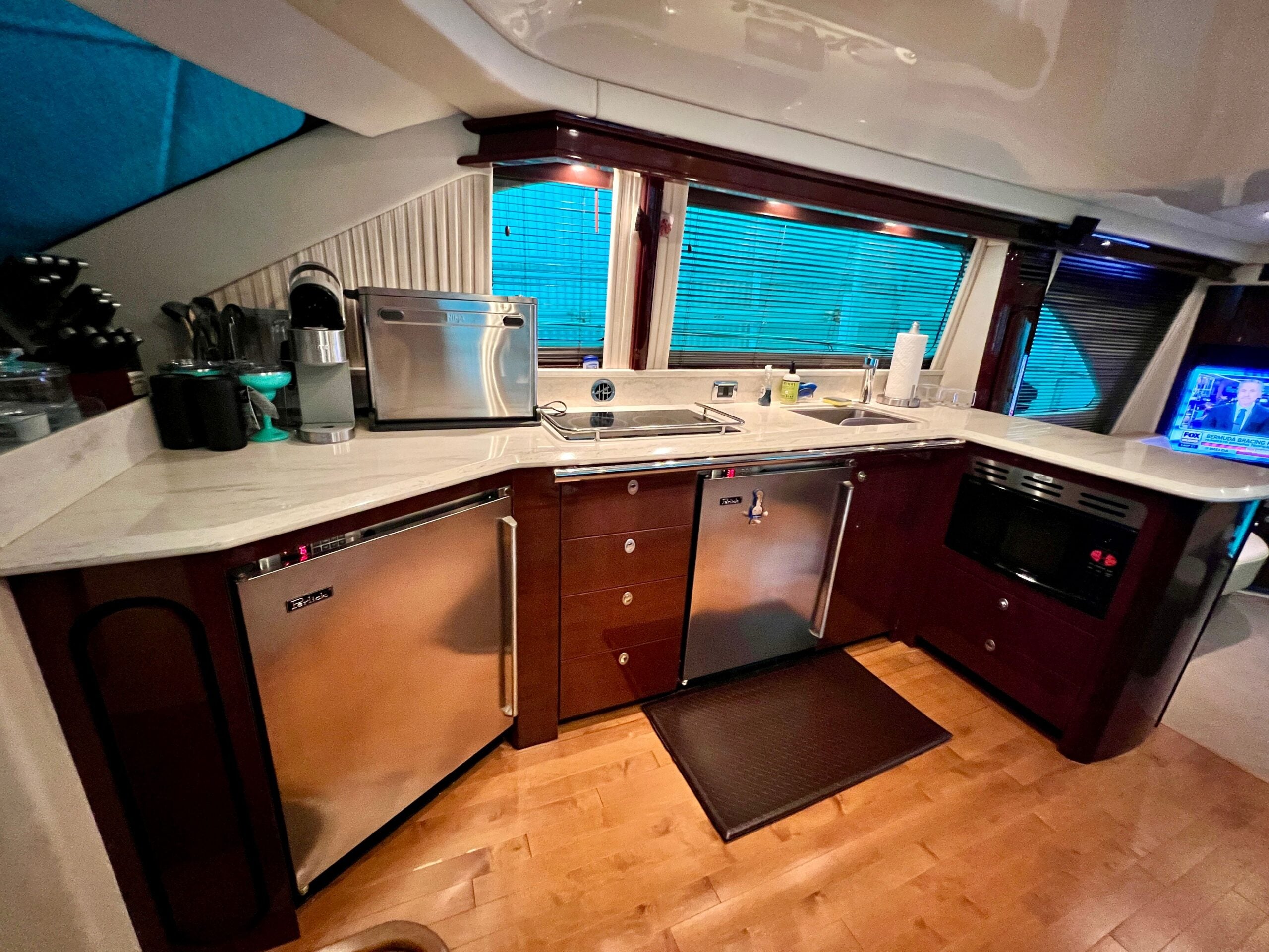 Sea Ray 58 Sedan Bridge