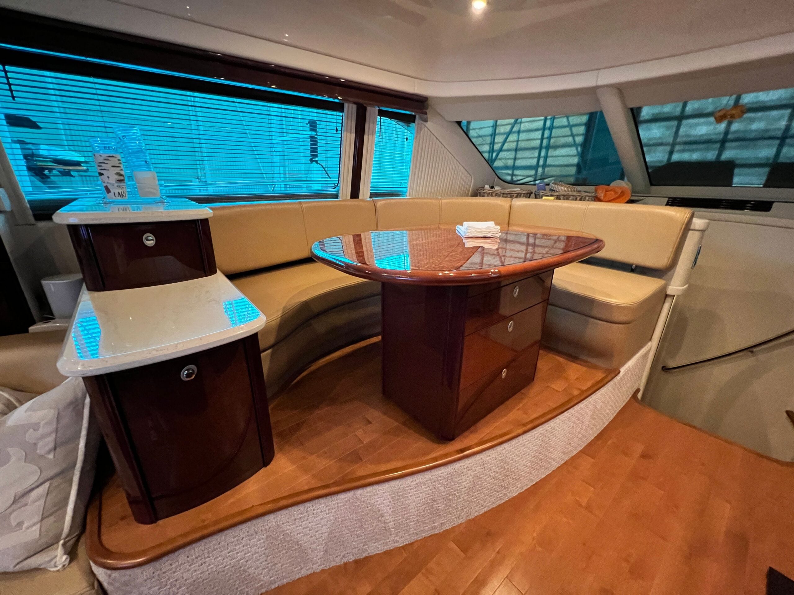 Sea Ray 58 Sedan Bridge