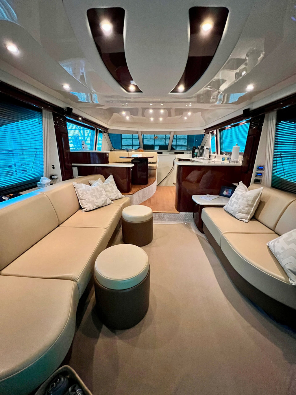 Sea Ray 58 Sedan Bridge