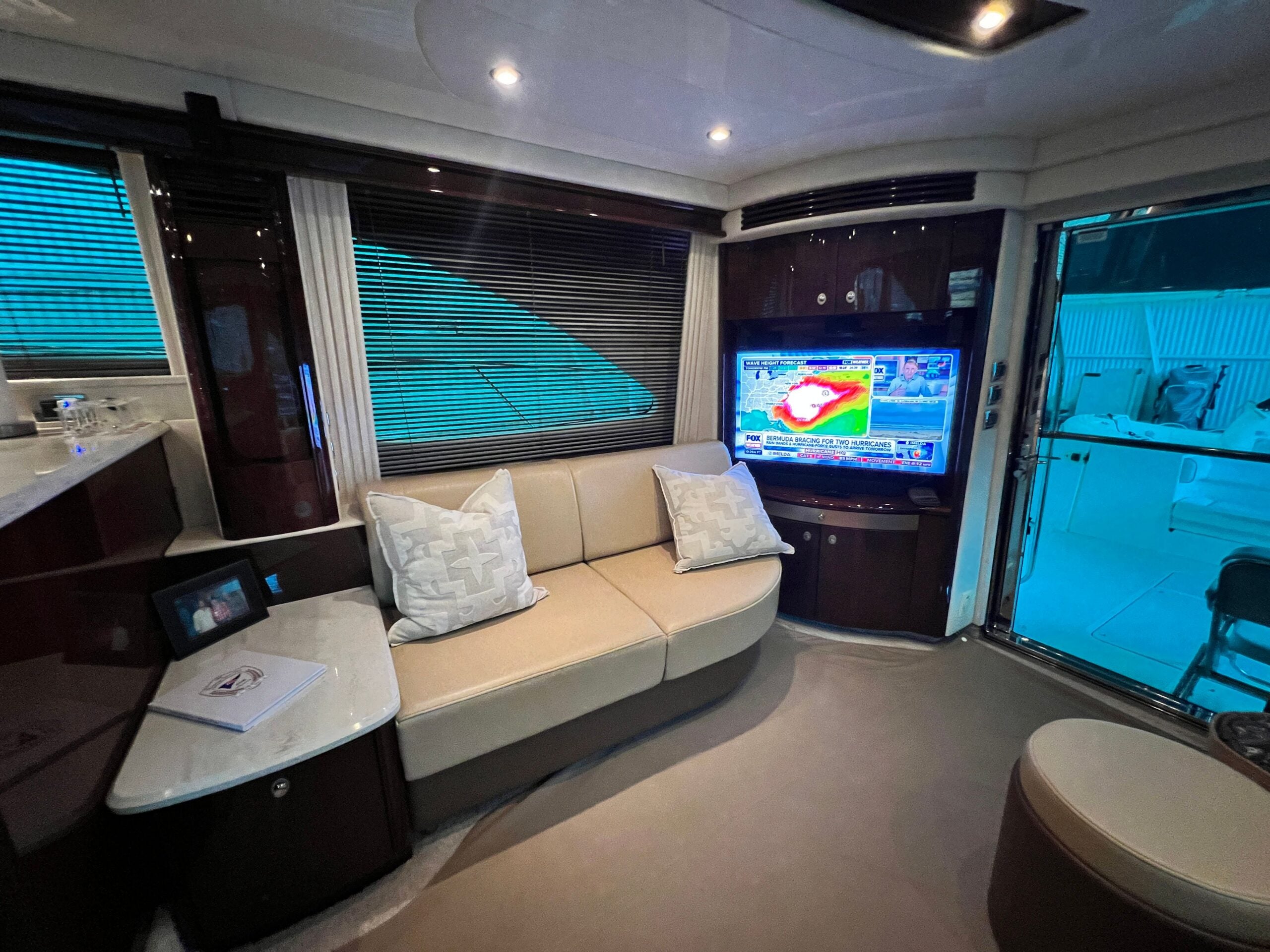 Sea Ray 58 Sedan Bridge