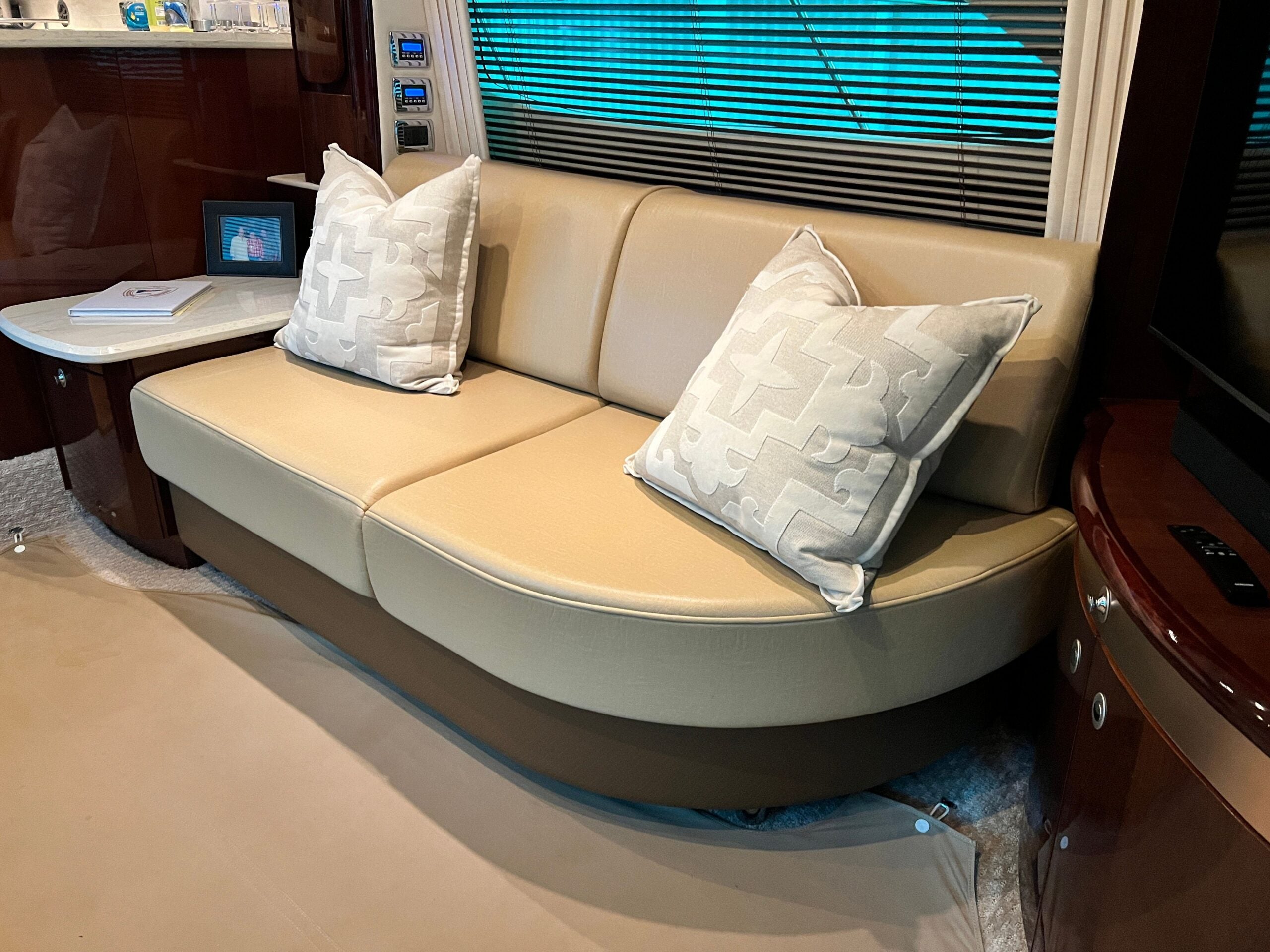 Sea Ray 58 Sedan Bridge